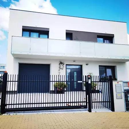 Kwatera prywatna 逸品美墅 Yipin House Praga