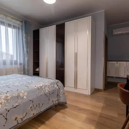 逸品美墅 Yipin House Praga